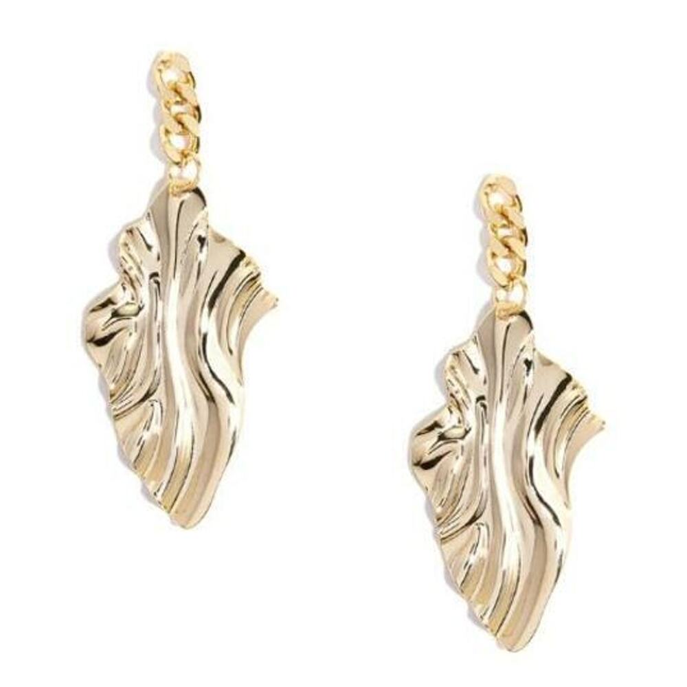Zenzii Wavy Drop Earrings of Wavy Shiny Metal - Gold